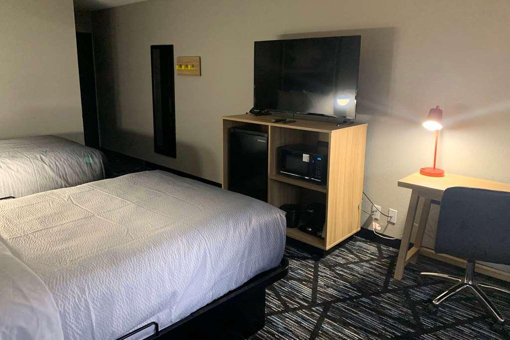 Super 8 By Wyndham Kirksville-University Area الغرفة الصورة