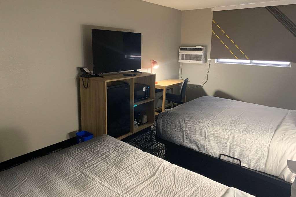 Super 8 By Wyndham Kirksville-University Area الغرفة الصورة