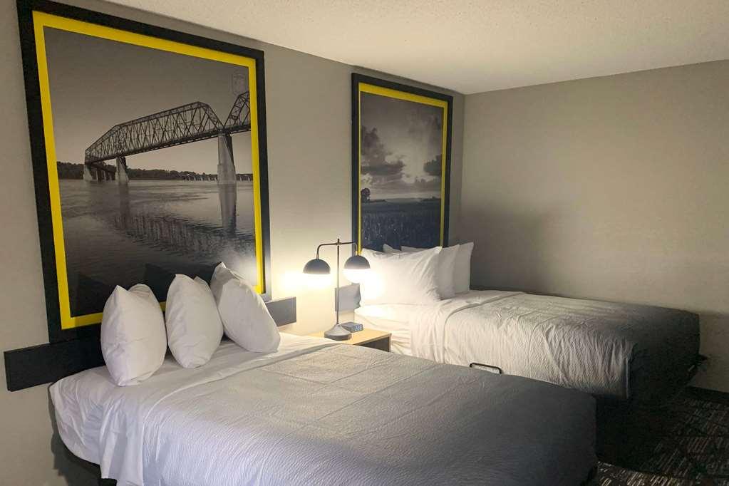 Super 8 By Wyndham Kirksville-University Area الغرفة الصورة