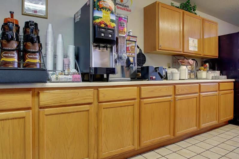 Super 8 By Wyndham Kirksville-University Area المظهر الخارجي الصورة